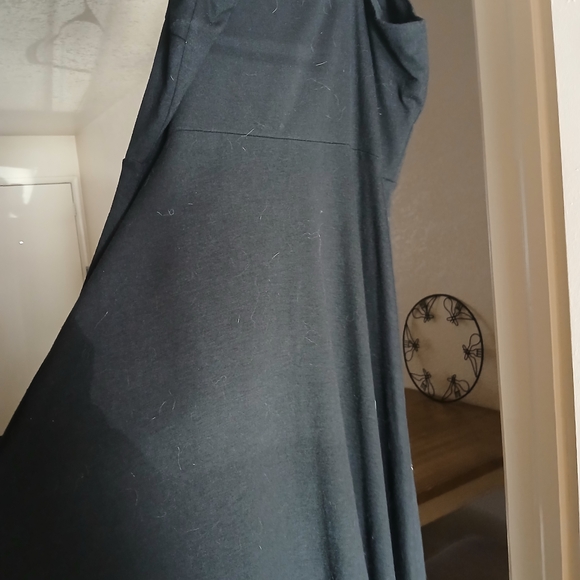 Elegant Black Button-Down Dress - Picture 5 of 6